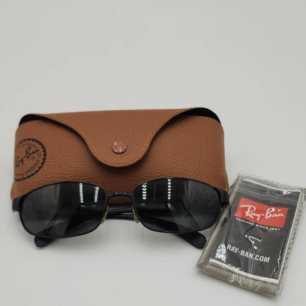 Ray-Ban Brown‎ Leather Sunglasses And Case